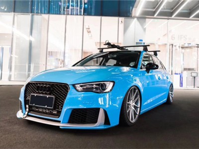 Sky blue Audi A3 airstruts effect picture
