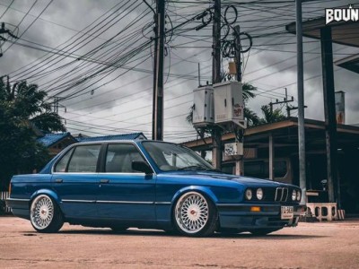 BMW E30 Airstruts modified beyond classic stance