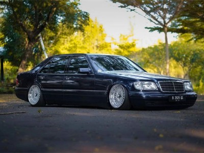 Mercedes-Benz SEC Airstruts in Indonesia are edgy and stylish