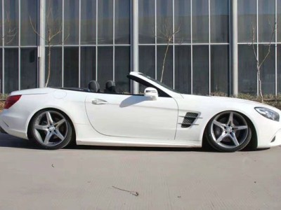 Pretty and charming white convertible Mercedes Benz SLK Airstruts