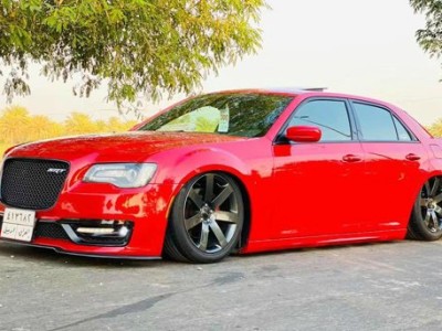 Iraq Chrysler 300C Airstruts Flirtatious gesture