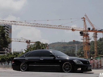 Super low interpretation of Toyota crown Air struts