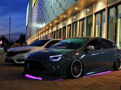 Beautiful car Ford Focus MK3 Air struts ultra-low profile