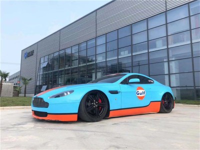 Manchester United jersey Aston Martin Air struts cool low lying