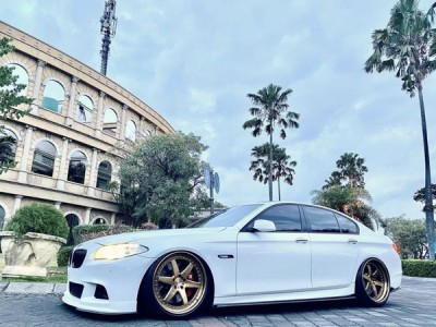 Ultra low profile, the posture revolution of BMW 5 Series Airsus“
